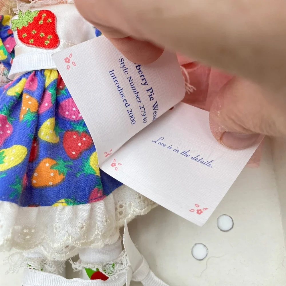 Madame Alexander Strawberry Pie Wendy‎ 8